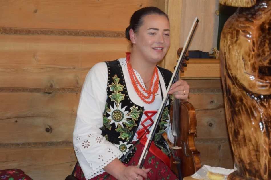 Spotkanie autorskie w "Ciyniu Bulandy" - zdjęcie 11