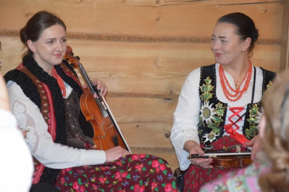 Spotkanie autorskie w "Ciyniu Bulandy" - zdjęcie 15