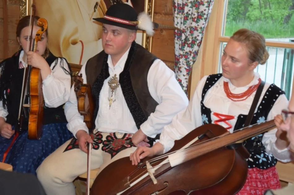 Spotkanie autorskie w "Ciyniu Bulandy" - zdjęcie 16