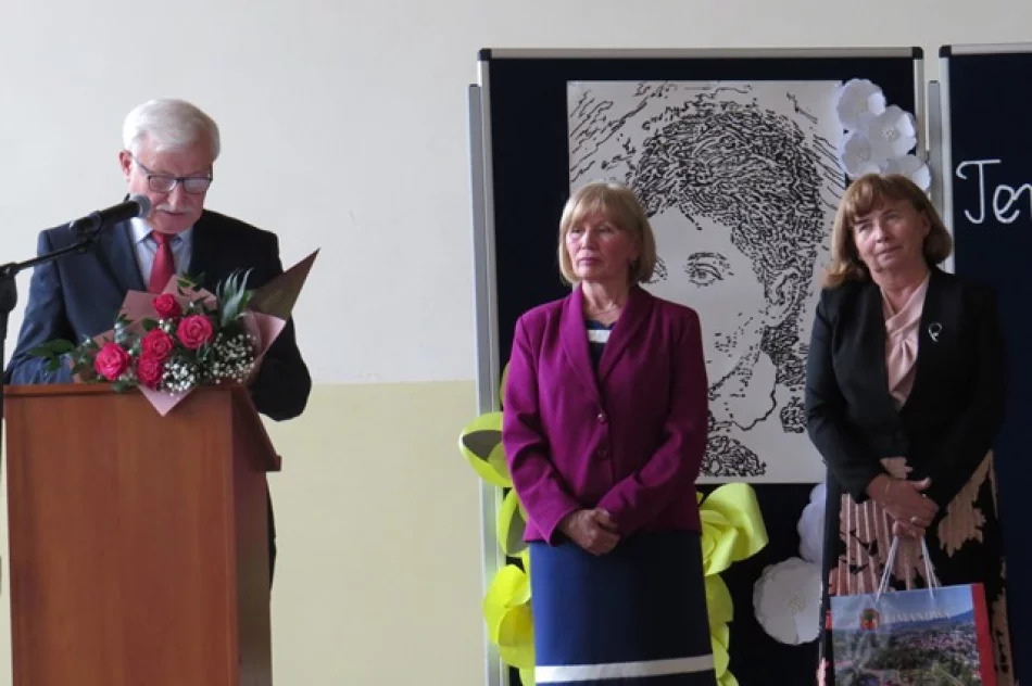 W Zespole Szkolno-Przedszkolnym Nr 1 odbyło się Święto Patronki szkoły - zdjęcie 4