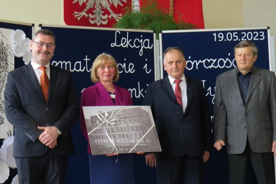 W Zespole Szkolno-Przedszkolnym Nr 1 odbyło się Święto Patronki szkoły - zdjęcie 5