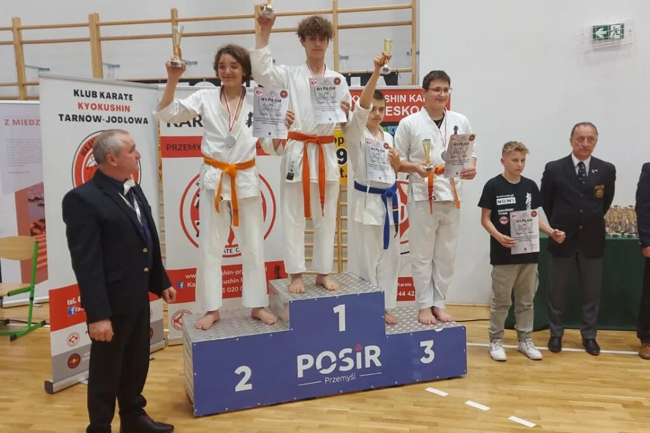Złoto dla Filipa Kaima i 3 medale dla karateków z Limanowski Klub Kyokushin Karate w Przemyślu - zdjęcie 3