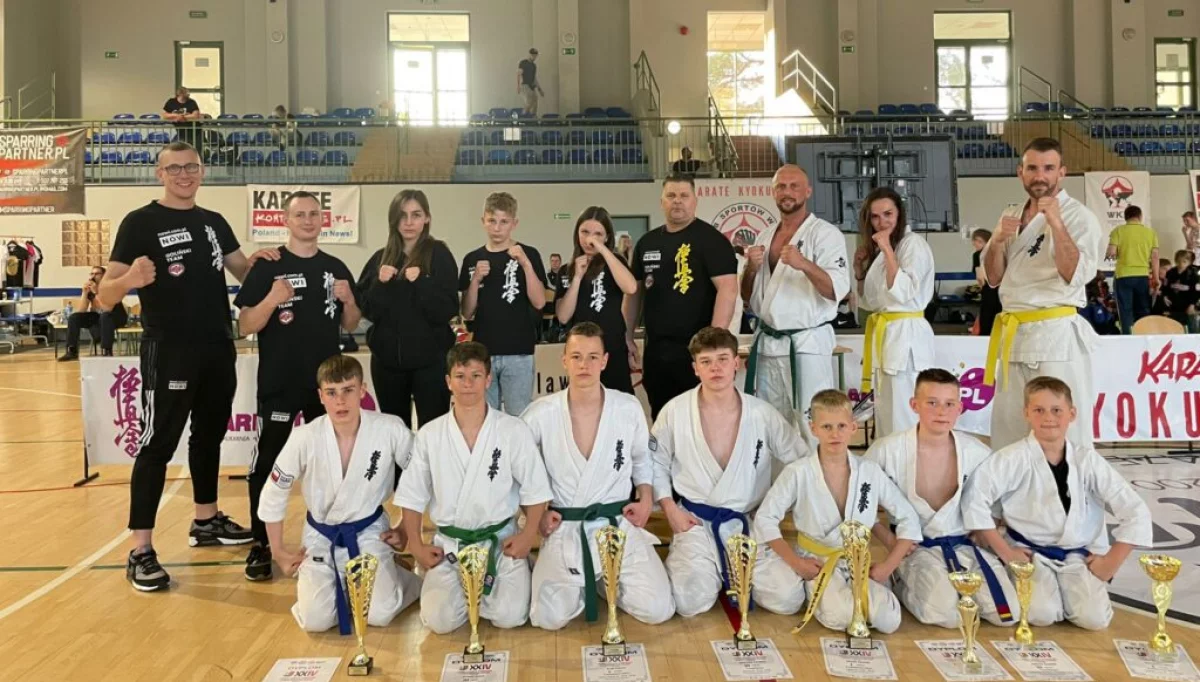 8 medali dla zawodników Limanowskiego Klubu Kyokushin Karate podczas Turnieju w Józefowie