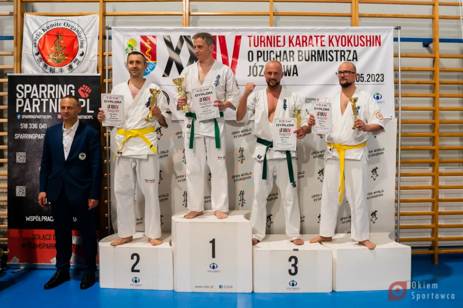 8 medali dla zawodników Limanowskiego Klubu Kyokushin Karate podczas Turnieju w Józefowie - zdjęcie 5