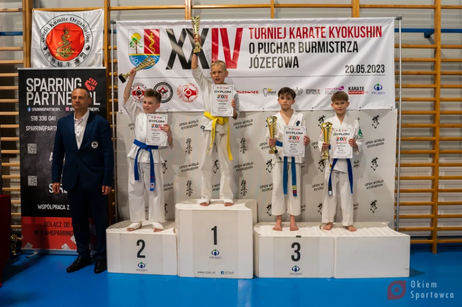 8 medali dla zawodników Limanowskiego Klubu Kyokushin Karate podczas Turnieju w Józefowie - zdjęcie 9