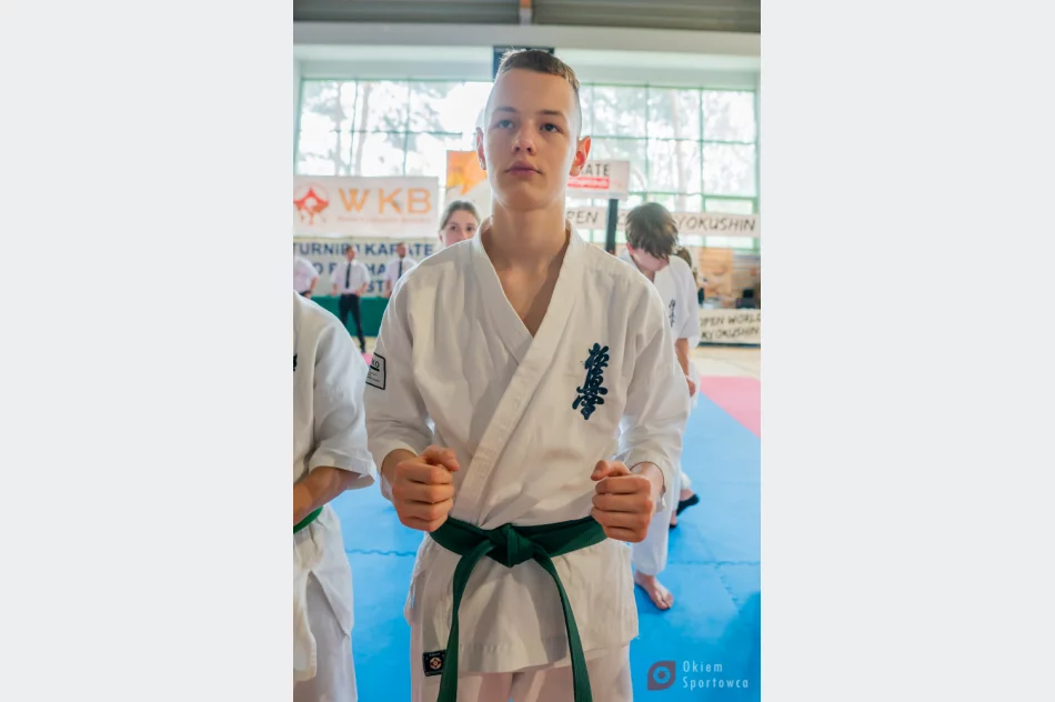 8 medali dla zawodników Limanowskiego Klubu Kyokushin Karate podczas Turnieju w Józefowie - zdjęcie 12