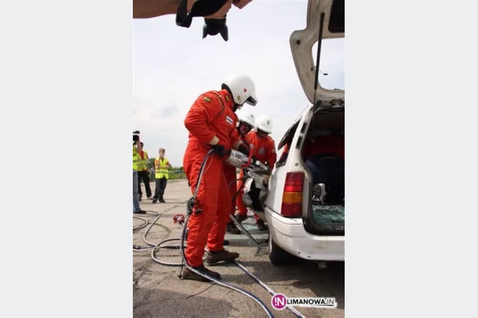 Nowe wozy ratownictwa - zdjęcie 2