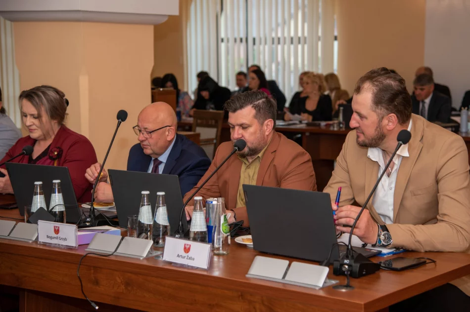 Powiat jak „wóz drabiniasty” i rozmowy “o pierdołach” - niejednogłośne wotum zaufania - zdjęcie 5