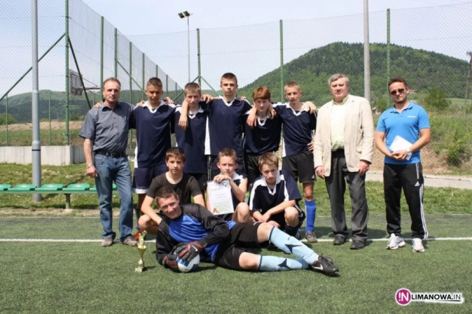 '6-tki piłkarskie' Gimnazjów z Gminy Limanowa - zdjęcie 2