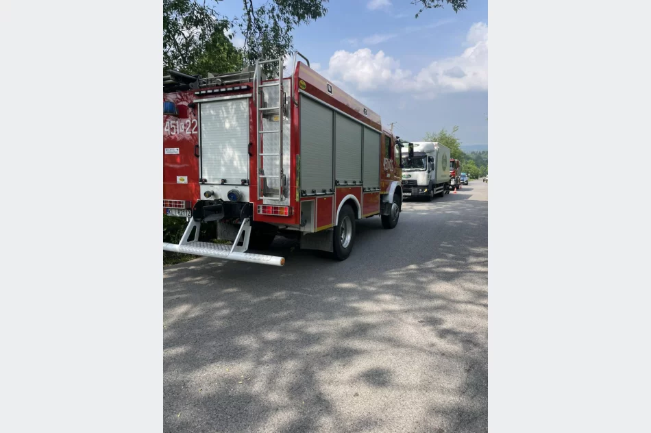 Stalowa szyna wbiła się tuż nad kabiną kierowcy - zdjęcie 5