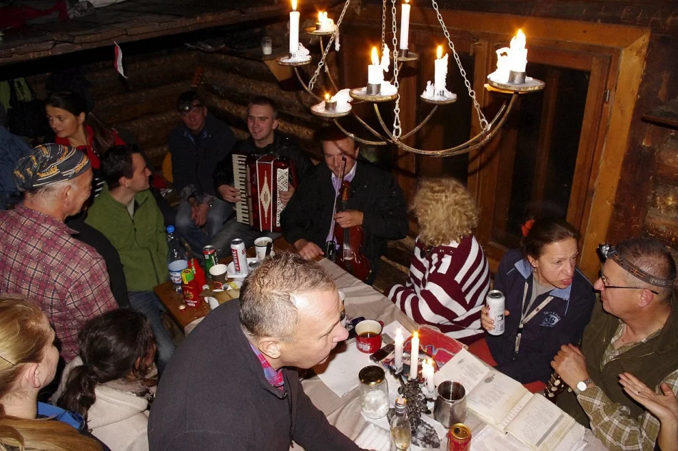 Bacówka pilnie potrzebuje pomocy - zdjęcie 9