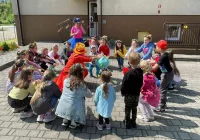 Słoneczny Dzień Dziecka w Męcinie - zdjęcie główne