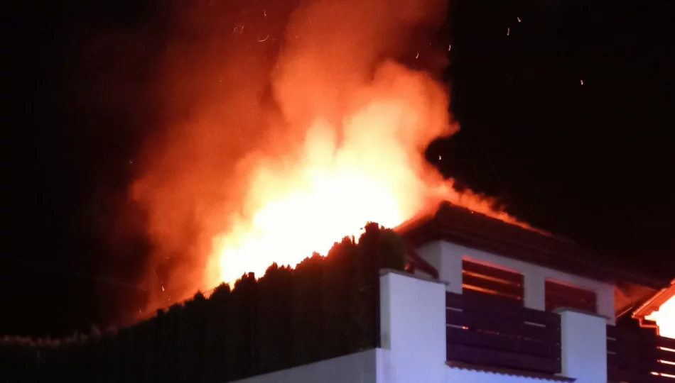 W nocy spłonął budynek gospodarczy, udało się uratować dom - zdjęcie 1