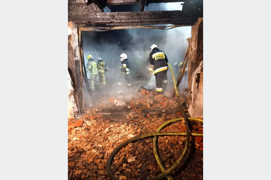 W nocy spłonął budynek gospodarczy, udało się uratować dom - zdjęcie 3