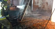 W nocy spłonął budynek gospodarczy, udało się uratować dom - zdjęcie 5