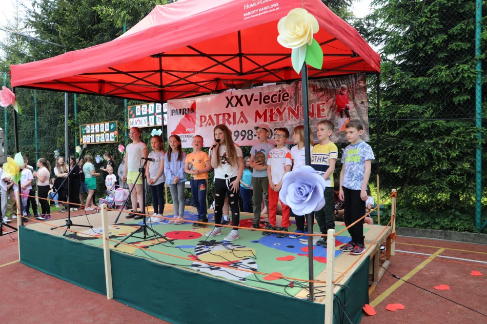 Rodzinny Festyn w Młynnem z obchodami Jubileuszu 25-lecia klubu "Patria" UKS Młynne - zdjęcie 2