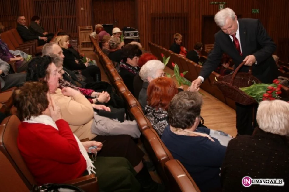 'Naprawdę jaka jesteś...' - koncert dla Kobiet - zdjęcie 2