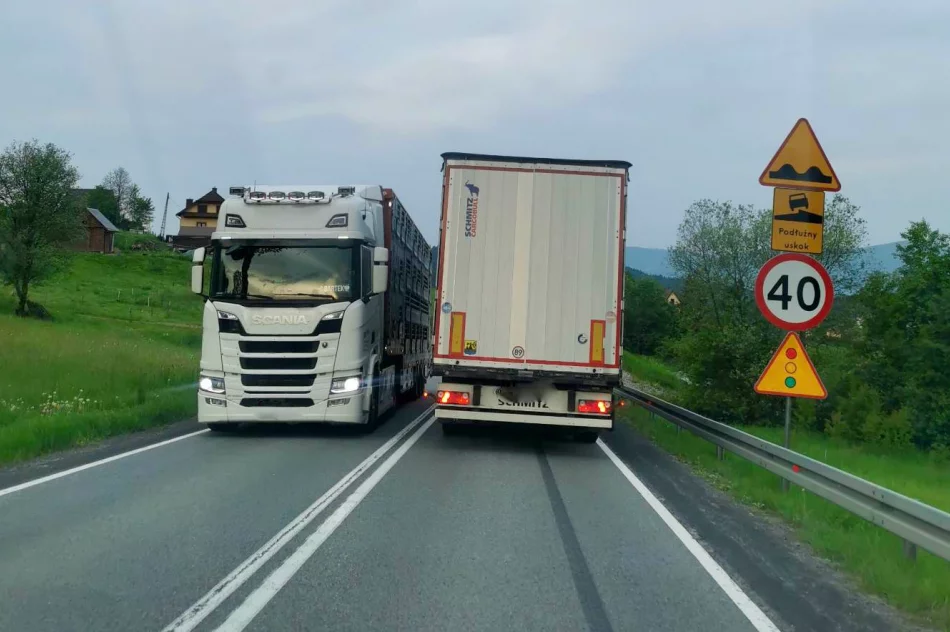 Ważne! Utrudnienia na DK 28 - osuwisko, ograniczenie i manipulacje ze znakami drogowymi - zdjęcie 2