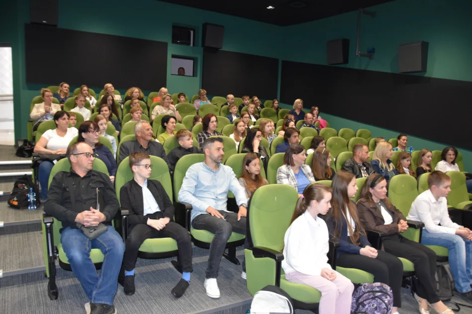 W Miejskiej Bibliotece Publicznej podsumowano „Powiatowy Maraton Czytelniczy” - zdjęcie 12