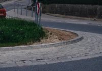 Na nowym rondzie w Limanowej widoczne są już zniszczenia - zdjęcie główne