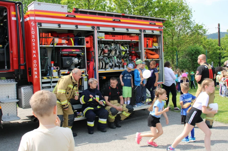 Festyn z okazji Dnia Dziecka w Zespole Szkolno-Przedszkolnym nr 4 w Limanowej - zdjęcie 16