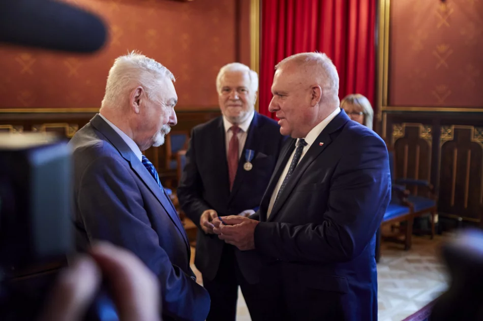 Małopolska: Medale Stulecia Odzyskanej Niepodległości dla zasłużonych samorządowców - zdjęcie 8