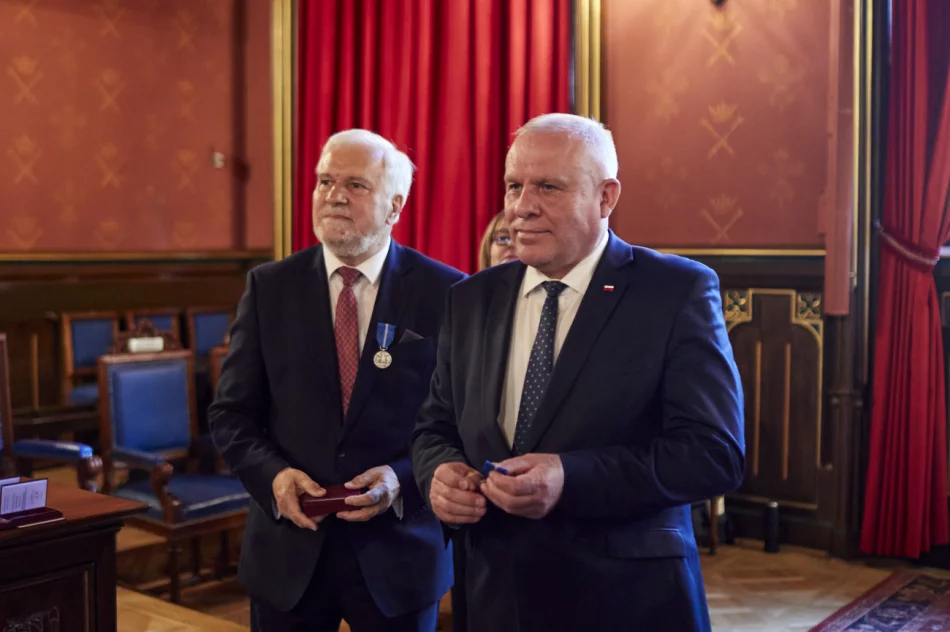Małopolska: Medale Stulecia Odzyskanej Niepodległości dla zasłużonych samorządowców - zdjęcie 9