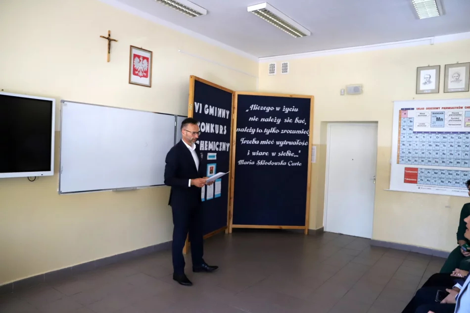 VI Gminny Konkurs Chemiczny w Szkole Podstawowej w Pisarzowej - zdjęcie 2