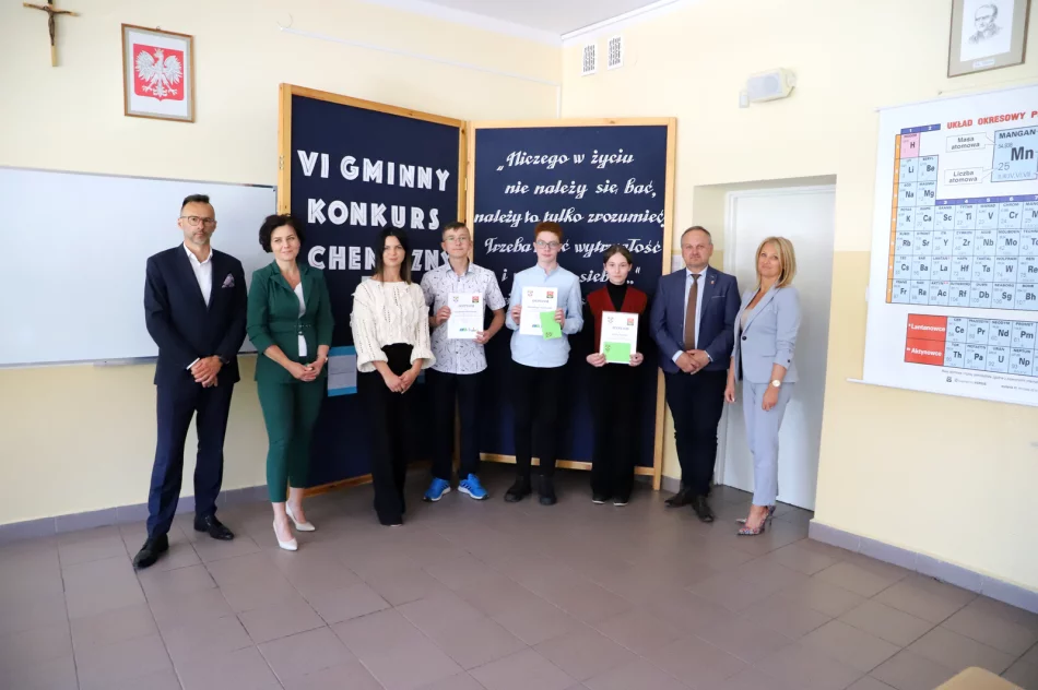 VI Gminny Konkurs Chemiczny w Szkole Podstawowej w Pisarzowej - zdjęcie 12