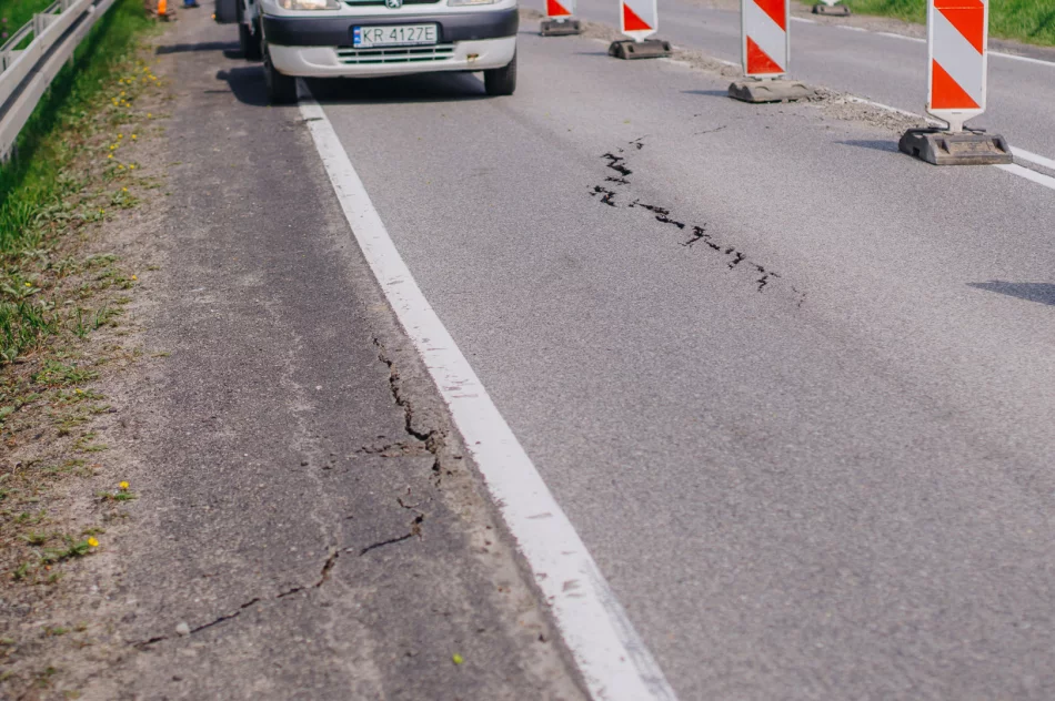 Osuwisko na DK 28 w Kasinie Wielkiej - zdjęcie 8