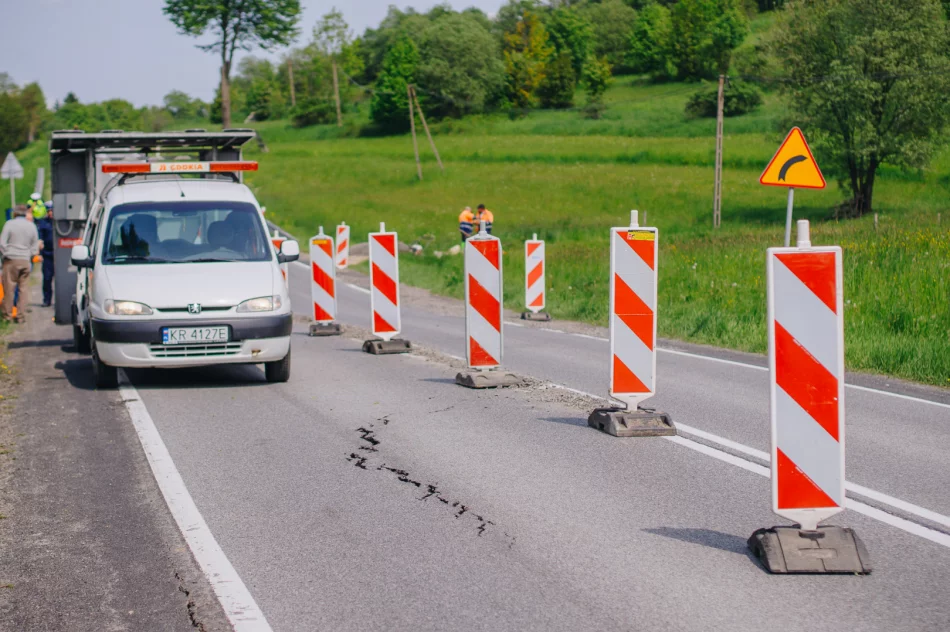Osuwisko na DK 28 w Kasinie Wielkiej - zdjęcie 9