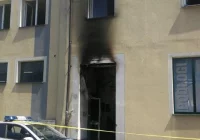 Tarnów: Policja ujęła podejrzewanego o podpalenie klatki schodowej w bloku - zdjęcie główne