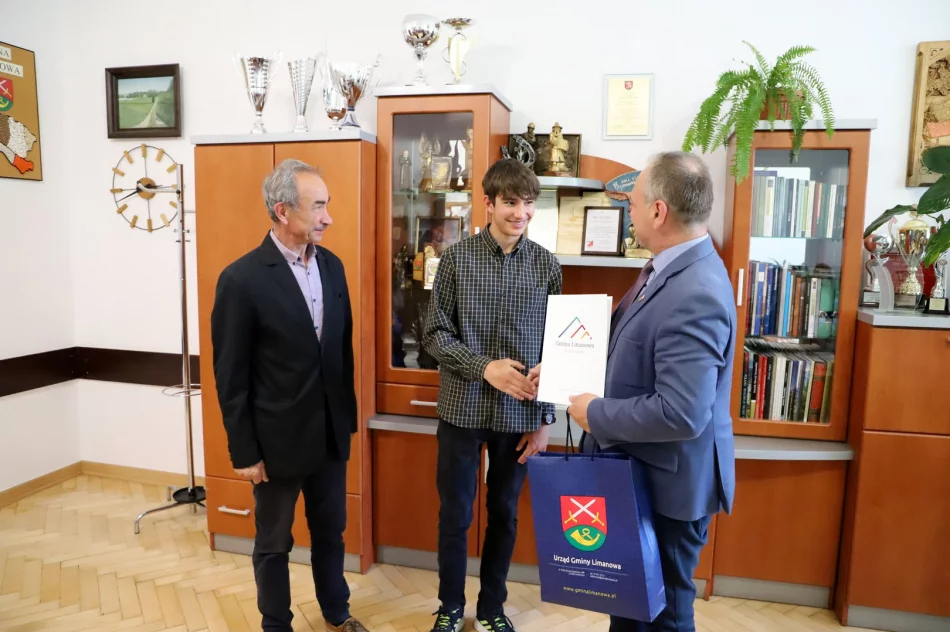 Wręczenie Nagród Wójta Gminy Limanowa za wysokie osiągnięcia Sportowe w 2022r. - zdjęcie 8