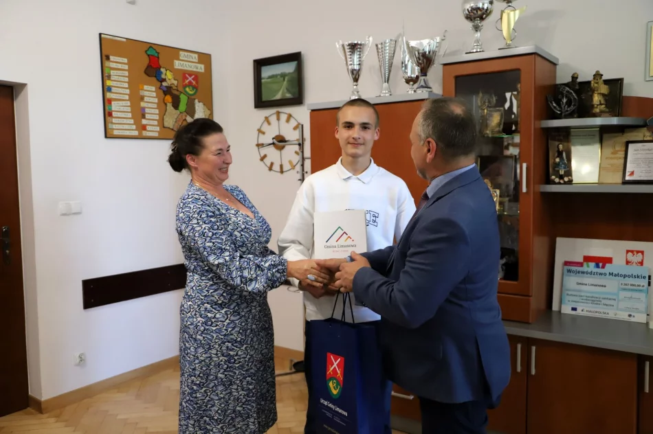 Wręczenie Nagród Wójta Gminy Limanowa za wysokie osiągnięcia Sportowe w 2022r. - zdjęcie 14