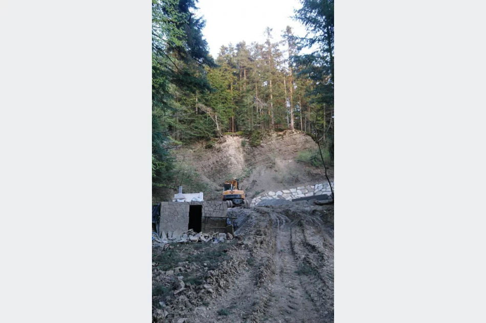 Odnawiają zdegradowane miejsce spotkań - kamieniołom - zdjęcie 5