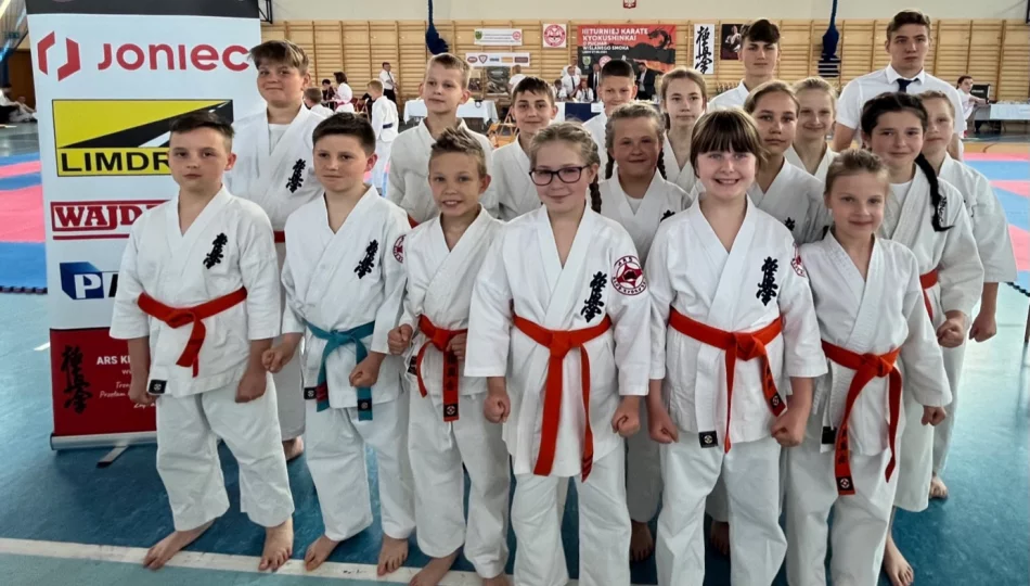 Młodzi karatecy ARS Limanowa – JONIEC Team wywalczyli 13 medali na III Turnieju Karate Kyokushin o Puchar Wiślanego Smoka - zdjęcie 1