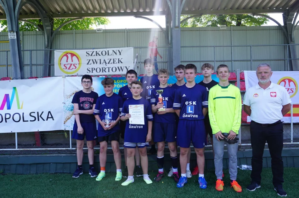 Chłopcy z Mordarki Mistrzami Powiatu w Piłce Nożnej. - zdjęcie 2