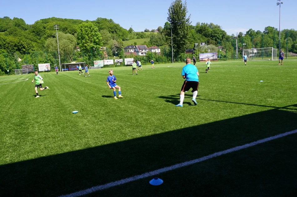 Chłopcy z Mordarki Mistrzami Powiatu w Piłce Nożnej. - zdjęcie 5