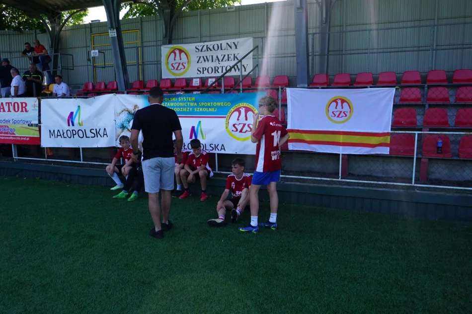 Chłopcy z Mordarki Mistrzami Powiatu w Piłce Nożnej. - zdjęcie 9