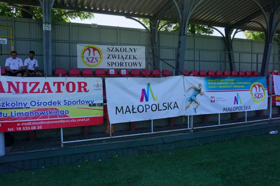 Chłopcy z Mordarki Mistrzami Powiatu w Piłce Nożnej. - zdjęcie 11