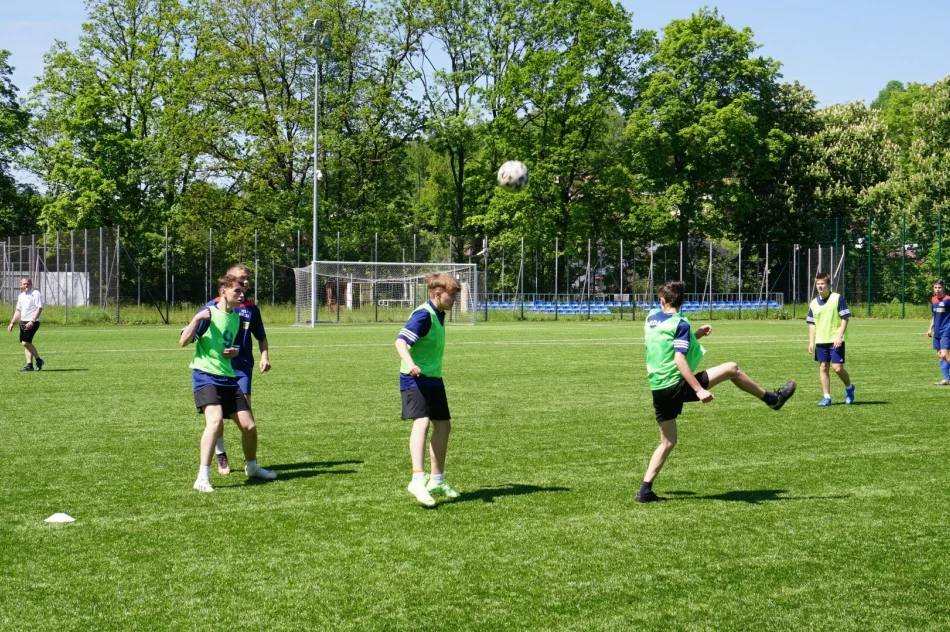 Chłopcy z Mordarki Mistrzami Powiatu w Piłce Nożnej. - zdjęcie 14