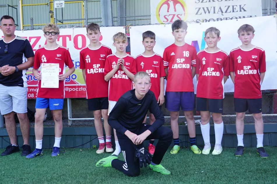 Chłopcy z Mordarki Mistrzami Powiatu w Piłce Nożnej. - zdjęcie 20