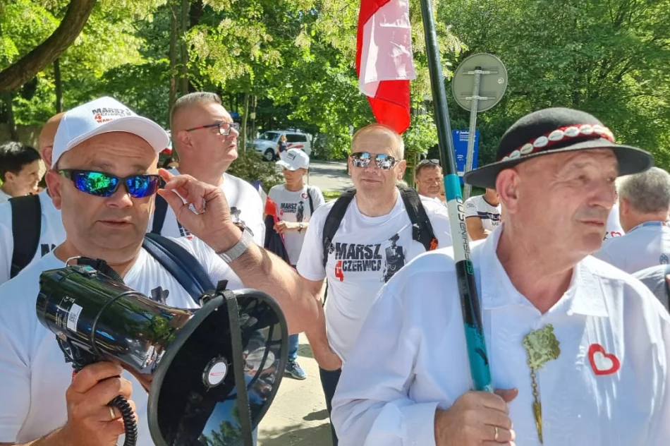 Limanowianie na "Wielkim Marszu" w Warszawie (zdjęcia) - zdjęcie 6