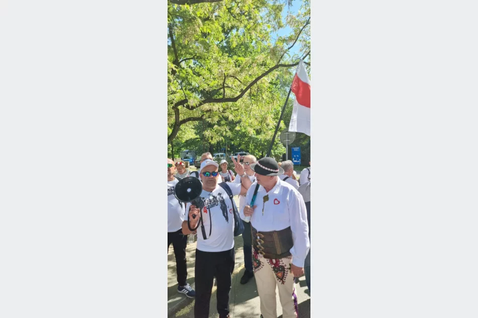 Limanowianie na "Wielkim Marszu" w Warszawie (zdjęcia) - zdjęcie 10