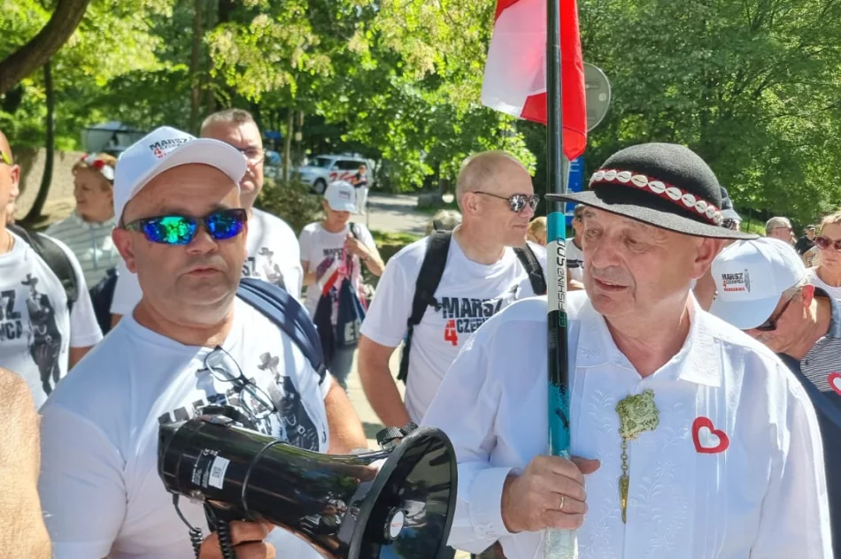 Limanowianie na "Wielkim Marszu" w Warszawie (zdjęcia) - zdjęcie 12