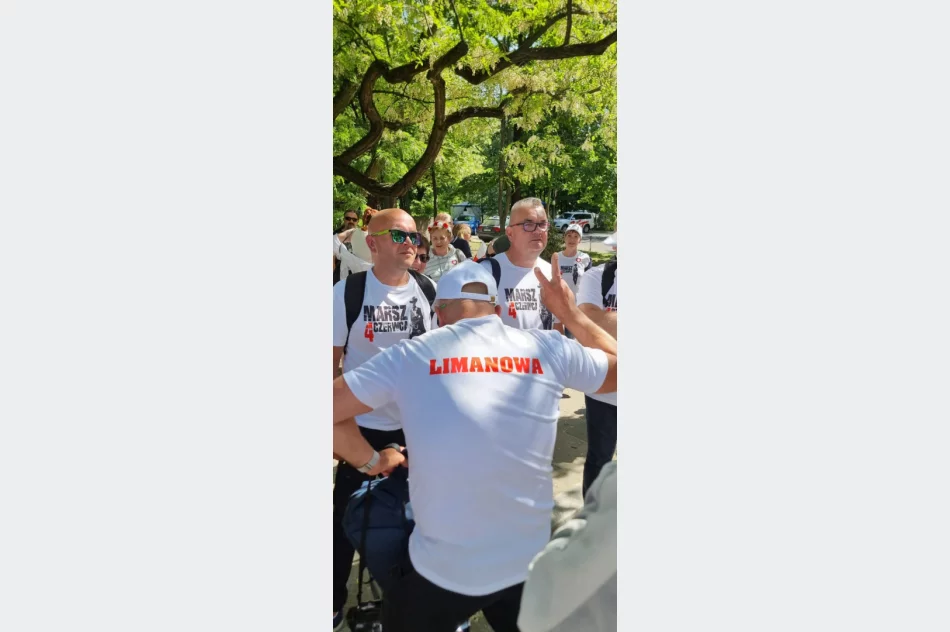 Limanowianie na "Wielkim Marszu" w Warszawie (zdjęcia) - zdjęcie 16