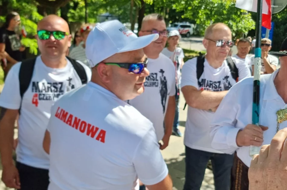 Limanowianie na "Wielkim Marszu" w Warszawie (zdjęcia) - zdjęcie 17