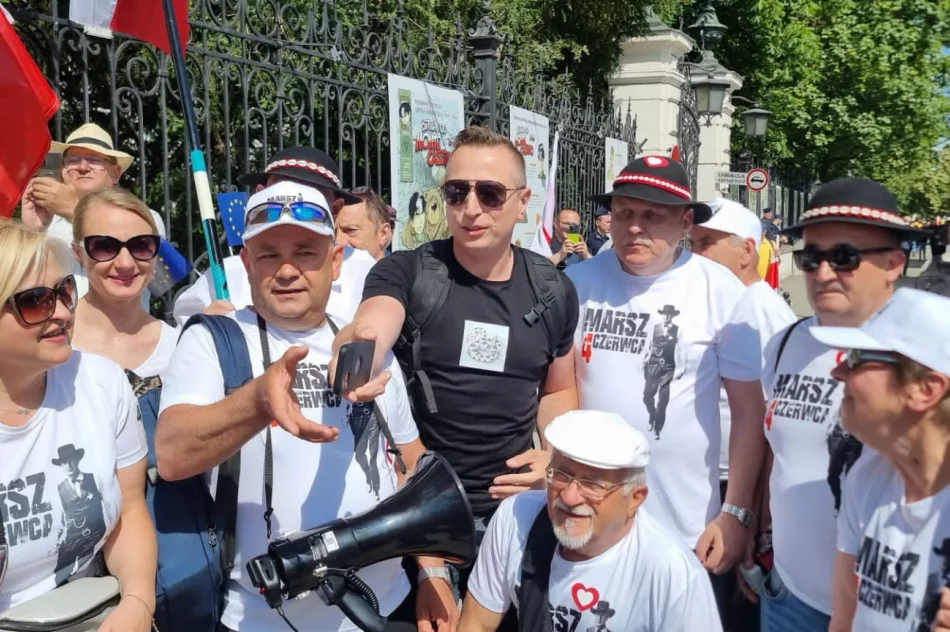 Limanowa na marszu w Warszawie - “To nie jest kraj PiS, tylko wszystkich obywateli” - zdjęcie 10