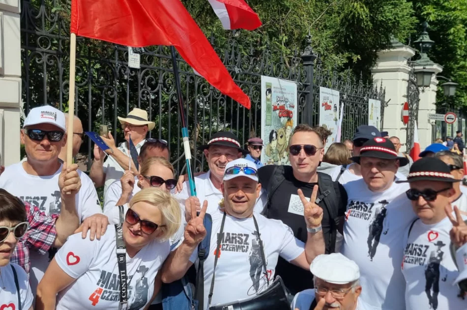 Limanowa na marszu w Warszawie - “To nie jest kraj PiS, tylko wszystkich obywateli” - zdjęcie 8