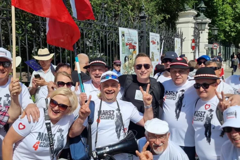 Limanowa na marszu w Warszawie - “To nie jest kraj PiS, tylko wszystkich obywateli” - zdjęcie 7